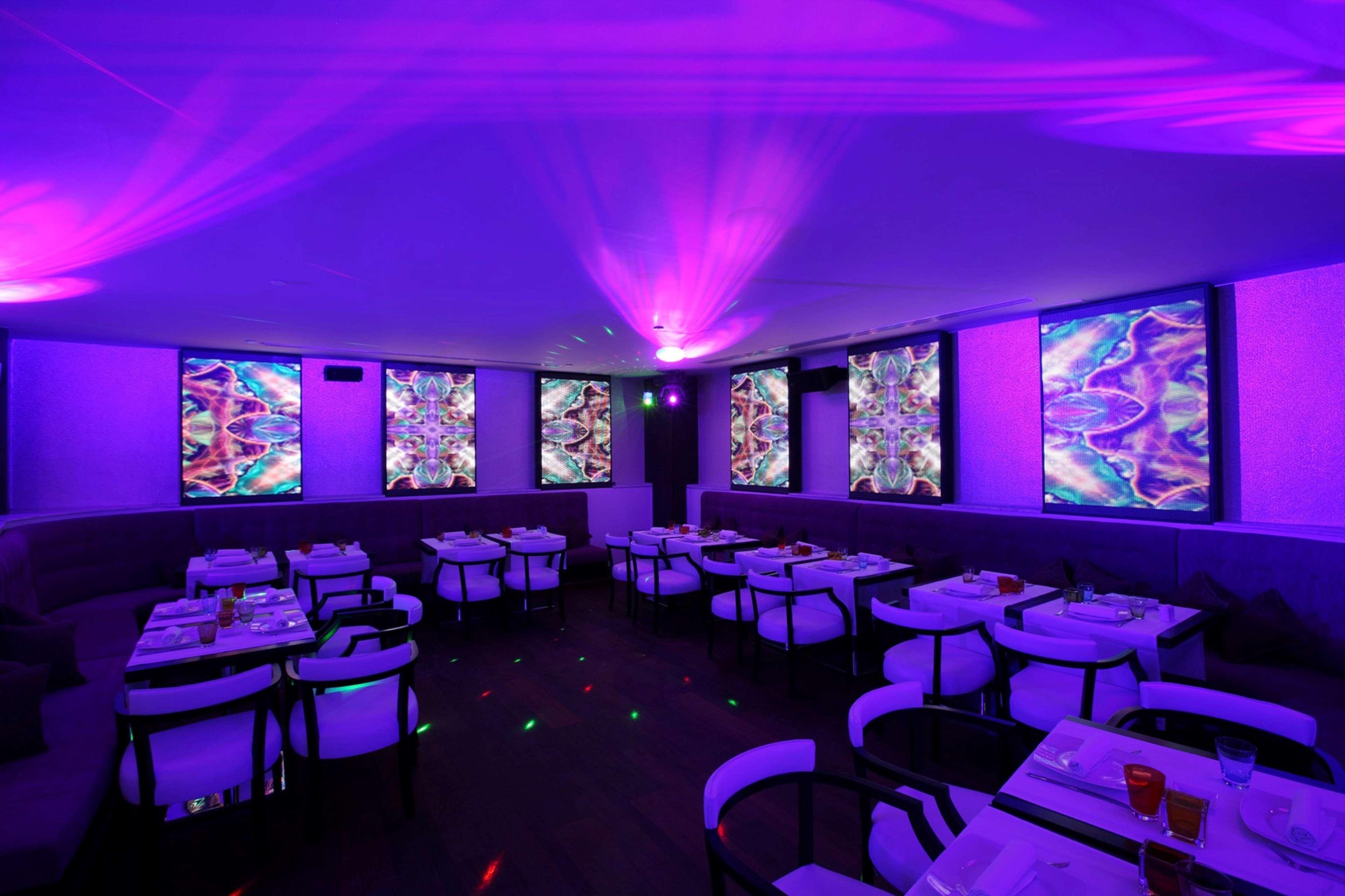 Hilton Alexandria Corniche Hotel Extérieur photo The interior of the nightclub