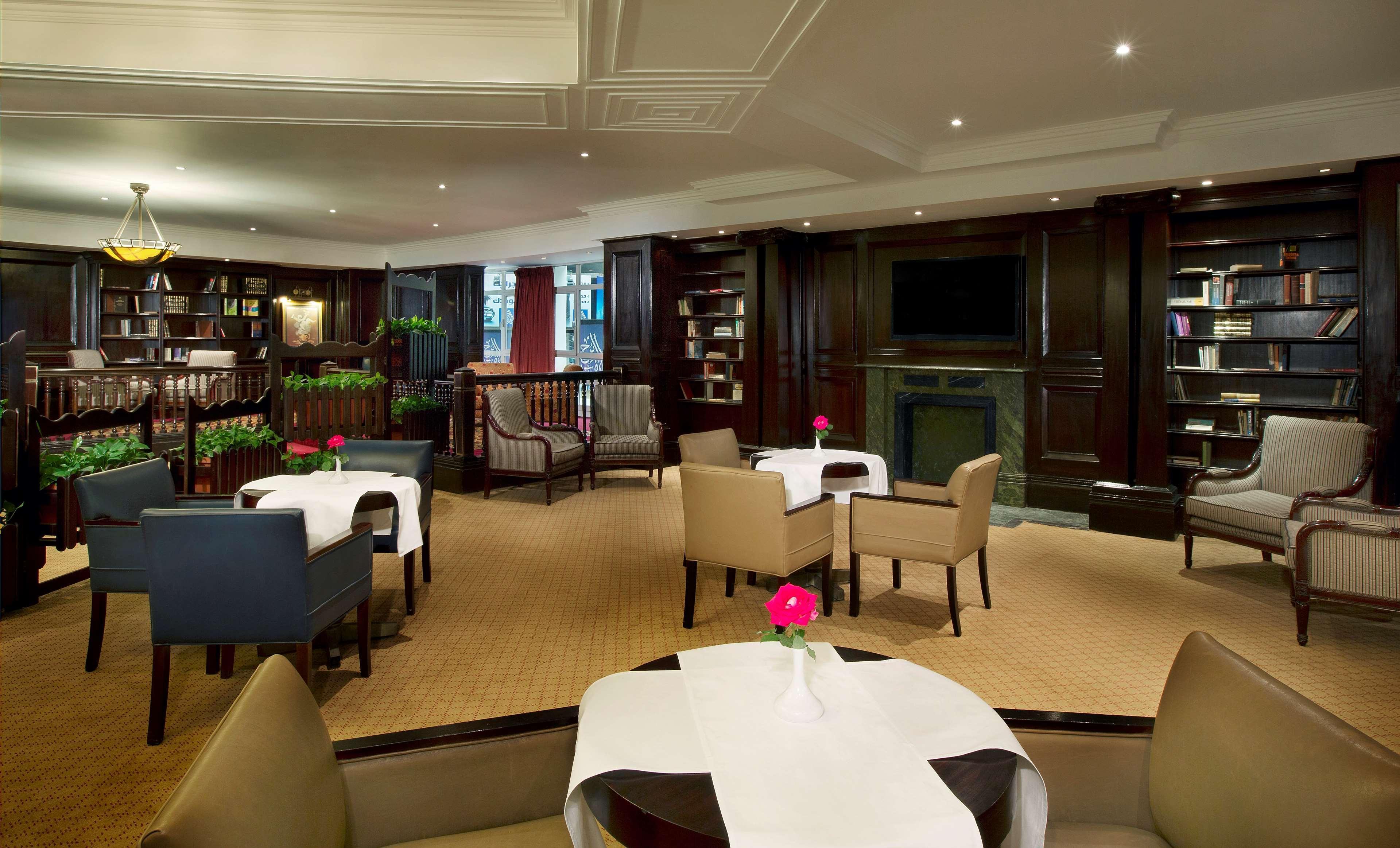Hilton Alexandria Corniche Hotel Extérieur photo Library