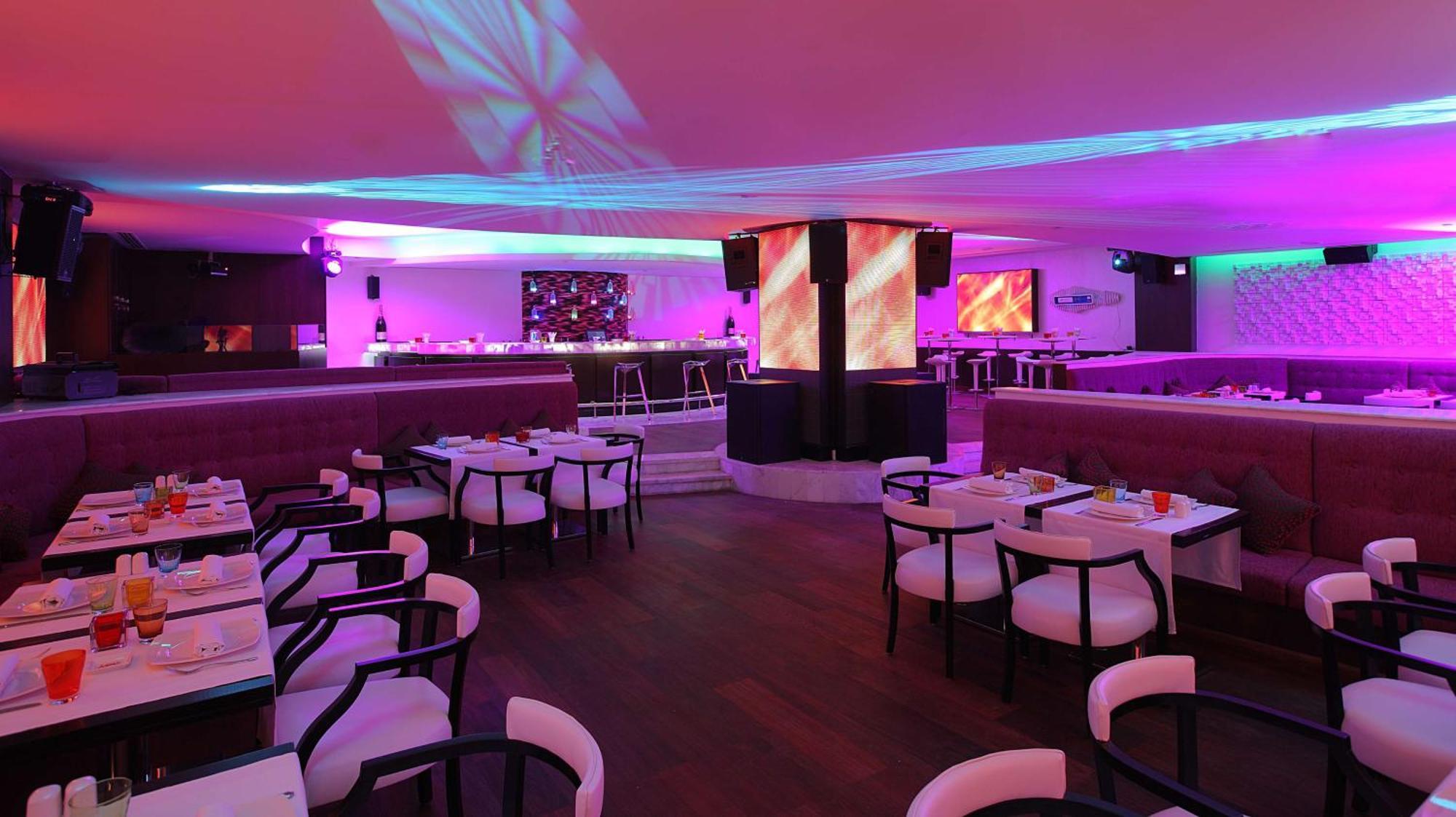 Hilton Alexandria Corniche Hotel Extérieur photo The interior of the nightclub