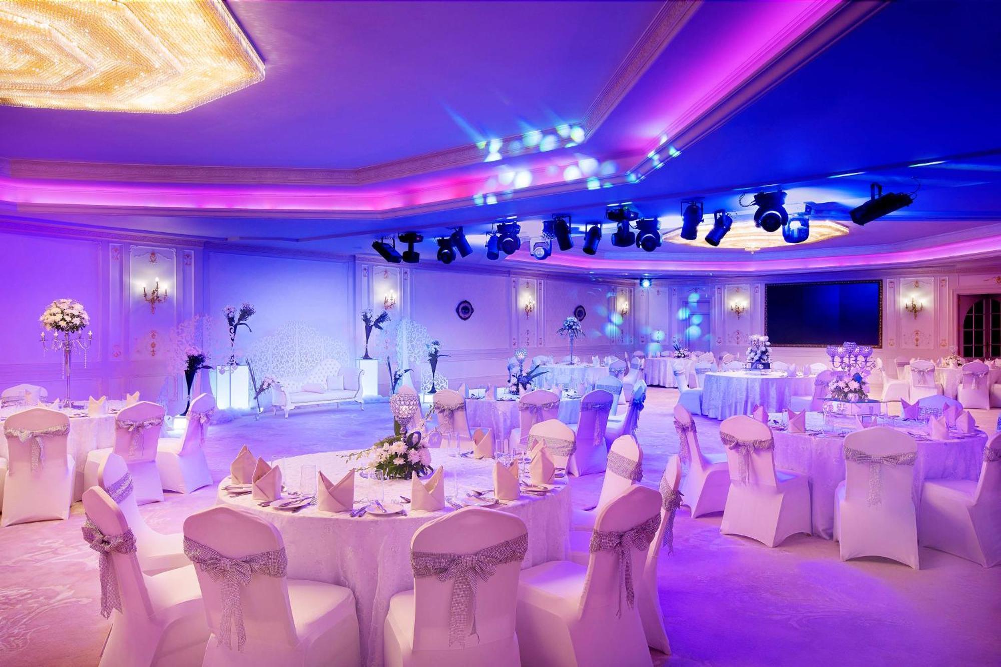 Hilton Alexandria Corniche Hotel Extérieur photo A wedding reception