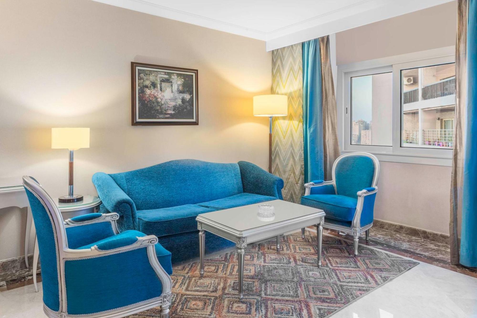 Hilton Alexandria Corniche Hotel Extérieur photo Suite