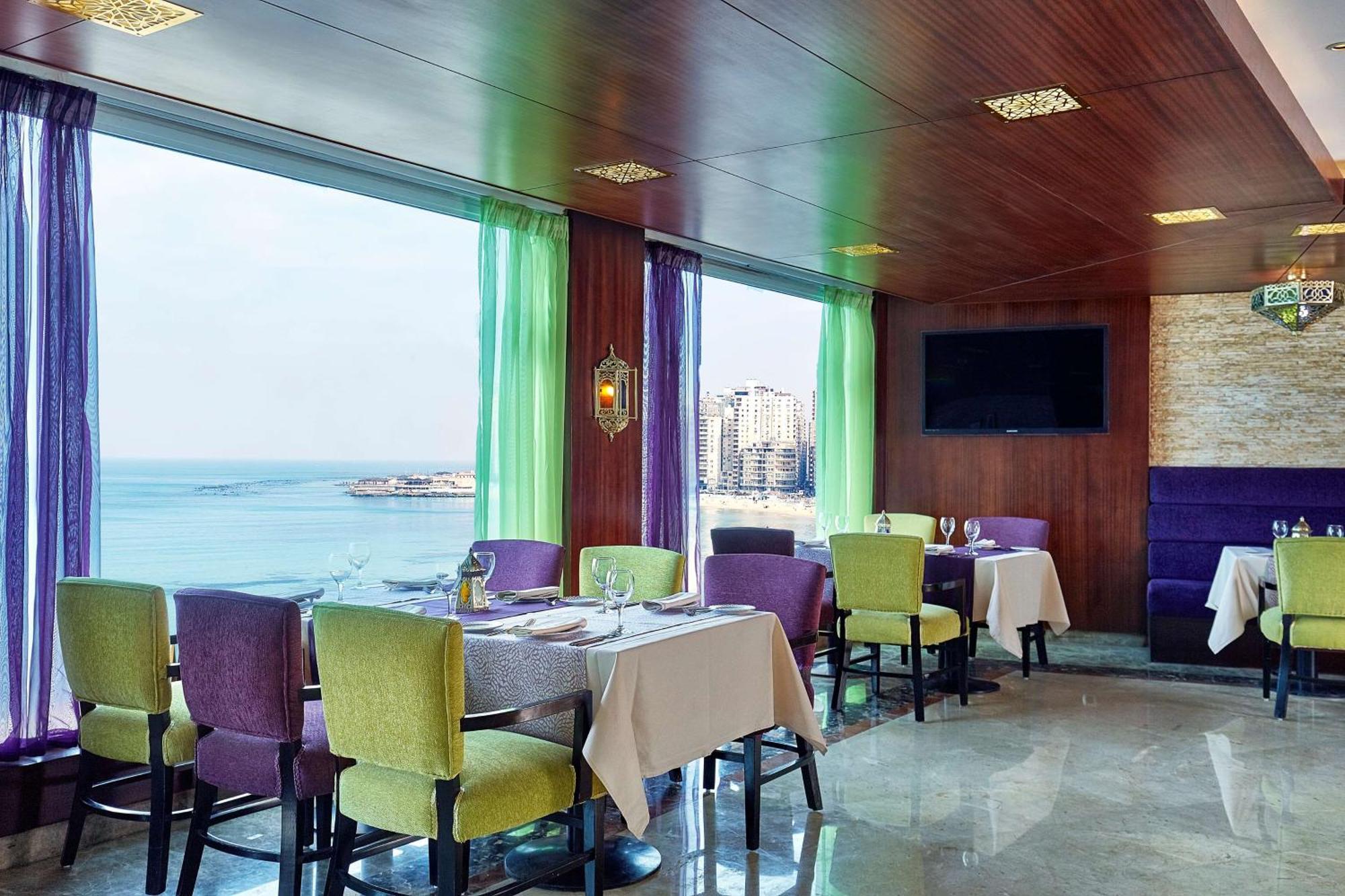 Hilton Alexandria Corniche Hotel Extérieur photo Restaurant