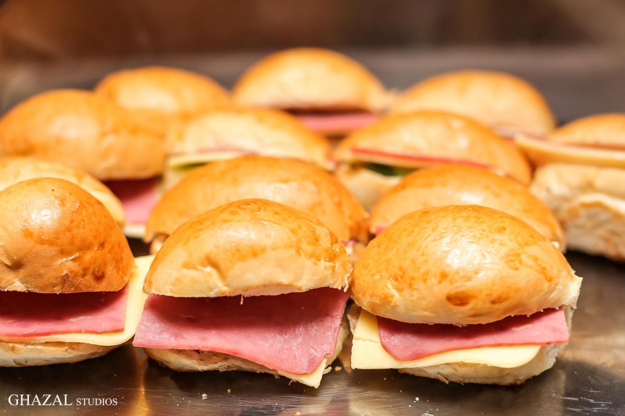 Hilton Alexandria Corniche Hotel Extérieur photo A ham and cheese slider